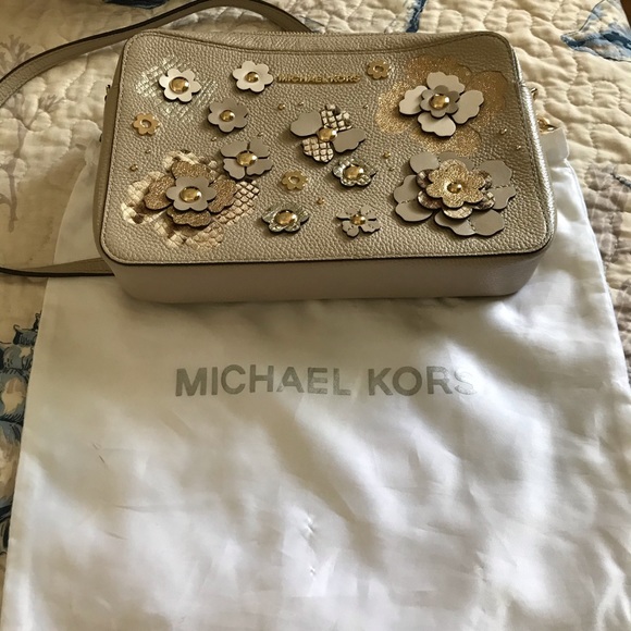 MICHAEL Michael Kors Handbags - MICHAEL Michael  Kors never been used  brand new